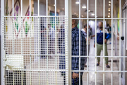 موشن‌گرافی| پنجره‌ای رو به آزادی با توسعه پابندهای الکترونیک برای زندانیان