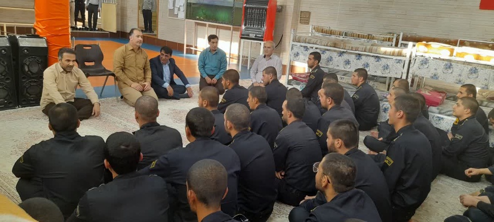 برگزاری نشست صمیمی مدیرکل زندانهای کردستان با سربازان
