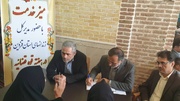 میز خدمت زندان‌های استان قزوین در نماز جمعه برپا شد