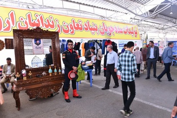 استقبال عموم مردم از نمایشگاه تولیدات و صنایع دستی زندانیان ارومیه در مصلی نماز جمعه