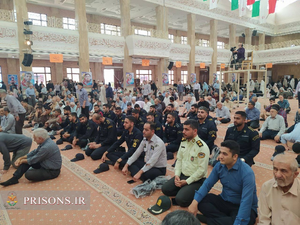 حضور مسئولین و سربازان یگان حفاطت زندان‌های گلستان در نمازجمعه به مناسبت هفته قوه قضائیه