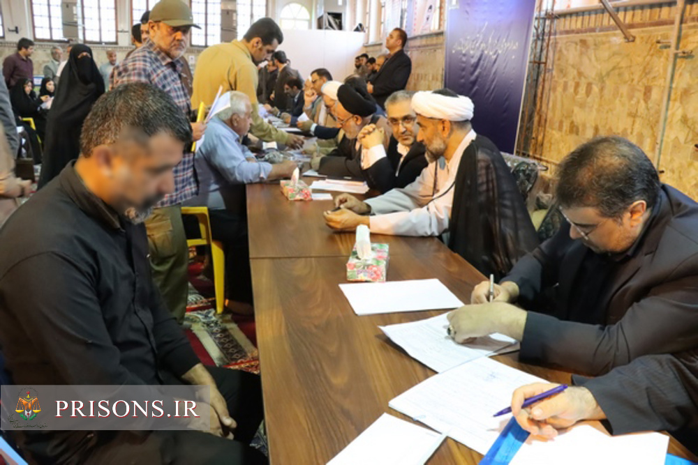 میز خدمت اداره کل زندان‌های استان مازندران در مصلی ساری