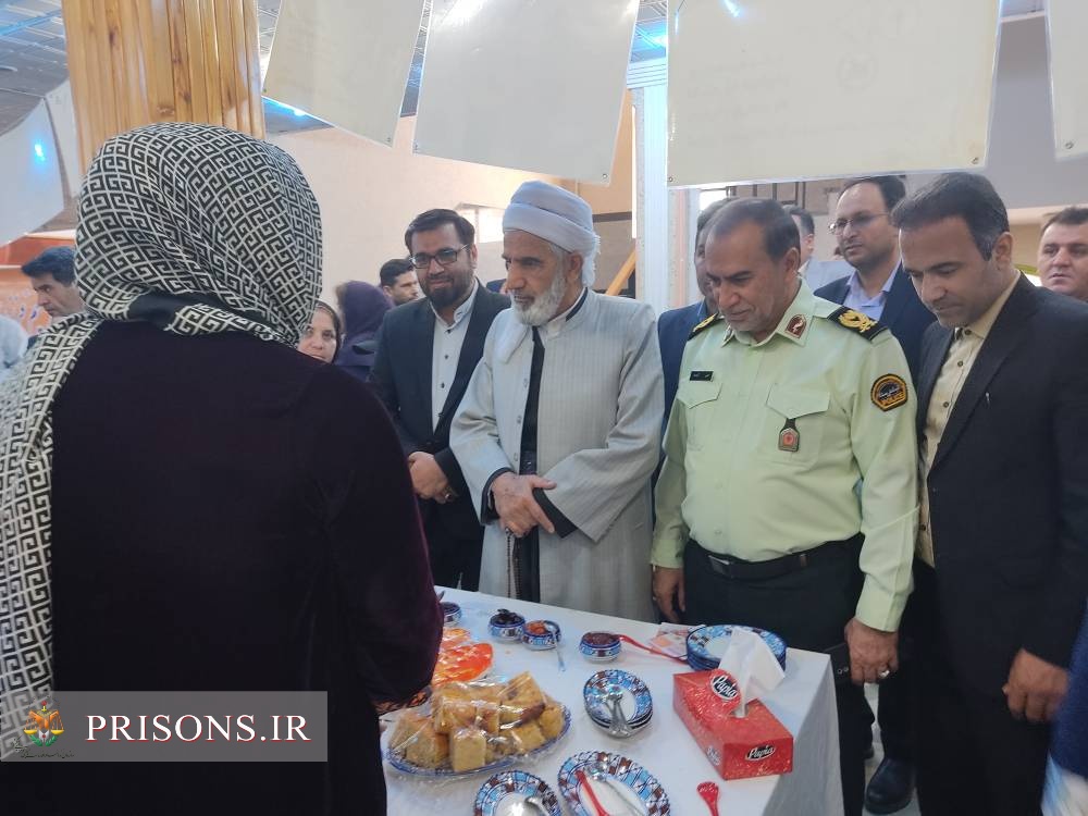 مدیرکل زندان‌های کردستان در نمایشگاه ویژه هفته مبارزه با مواد مخدر سنندج حضور یافت