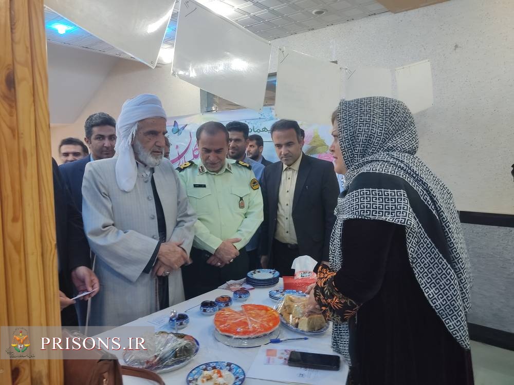 حضور مدیر کل زندان های استان کردستان در نمایشگاه ویژه هفته مبارزه با مواد مخدر در سنندج