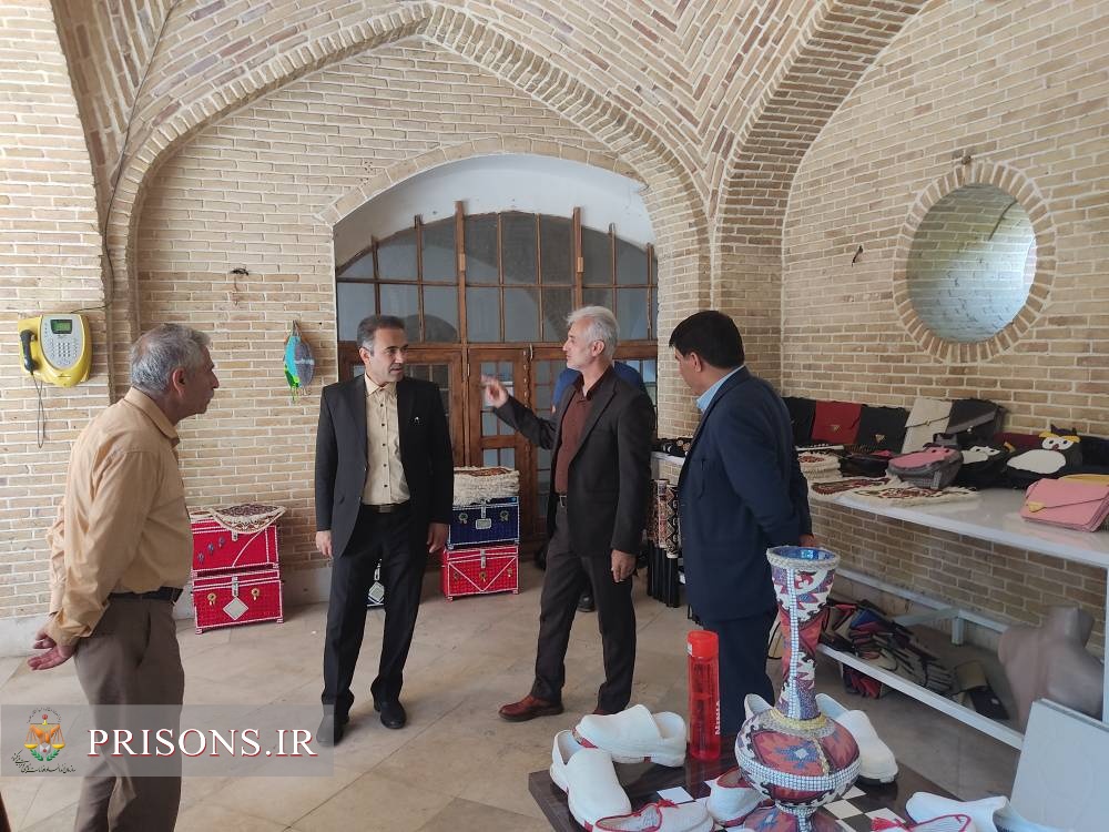 افتتاح نمایشگاه دست ساخته های زندانیان استان کردستان در سنندج