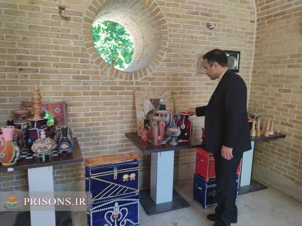 افتتاح نمایشگاه صنایع دستی زندانیان استان کردستان در سنندج