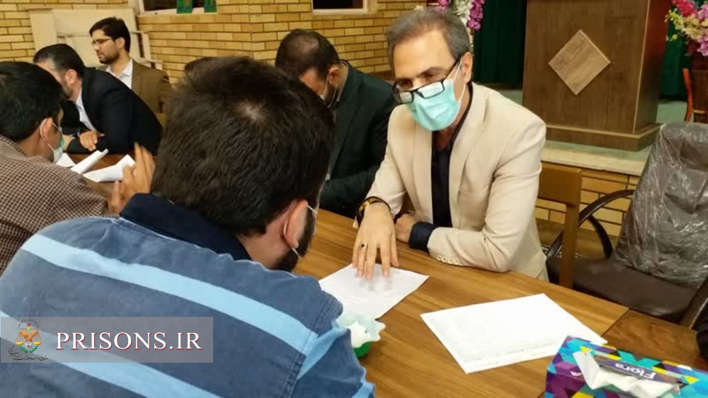 بازدید مسئولین قضایی ساوه از زندان 