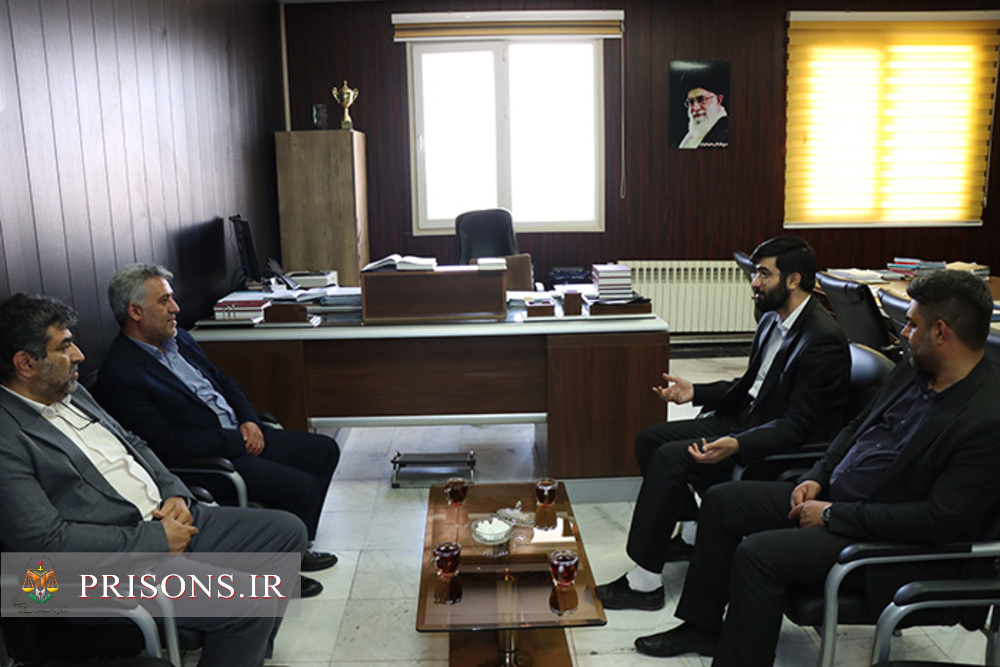 مدیر ندامتگاه کرج با مقامات قضایی استان دیدار کرد