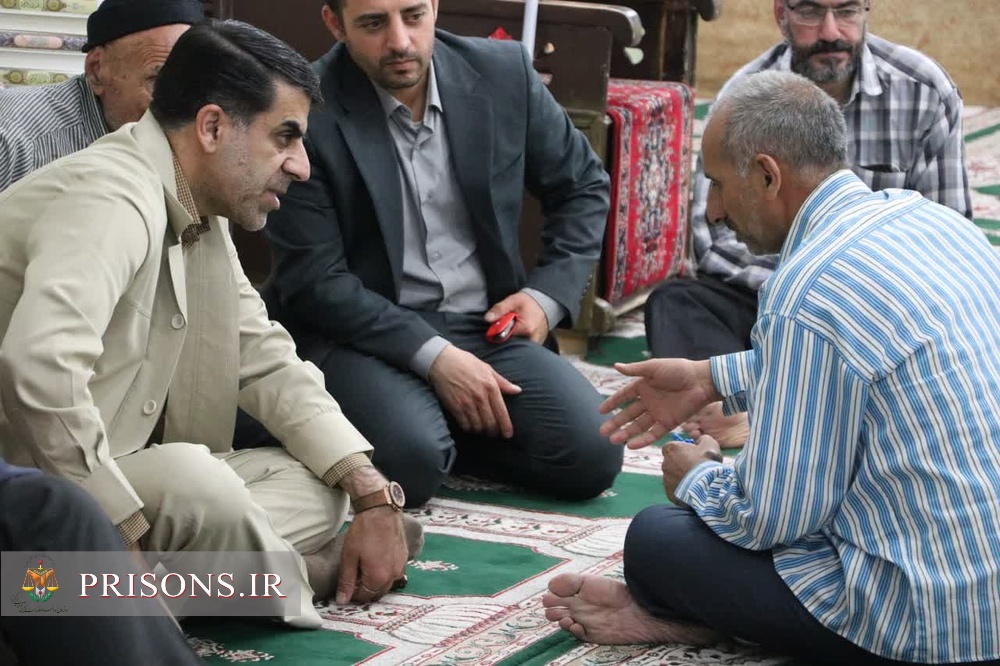 حضور مدیرکل زندان‌های استان لرستان در میز خدمت مساجد
