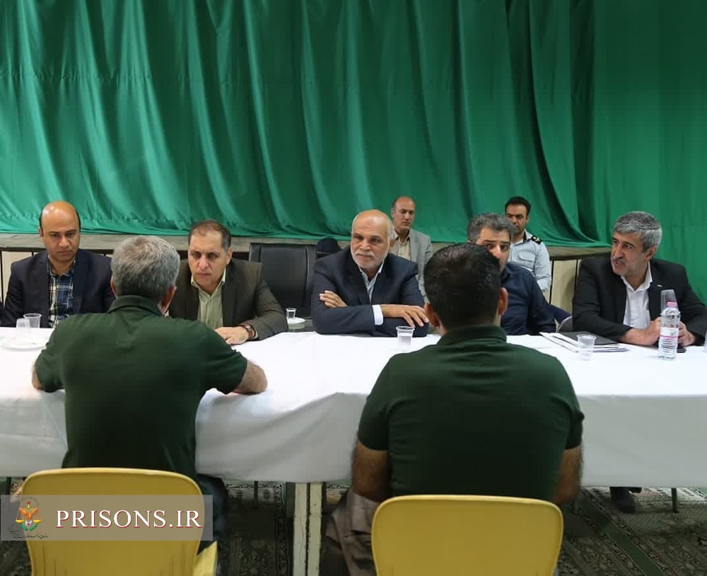 دیدار مدیرعامل ستاد مردمی دیه با مددجویان زندان مرکزی یزد