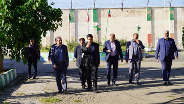 جلسه پرسش وپاسخ مدیرکل زندان‌های آذربایجان‌غربی با کارکنان زندان‌خوی 
