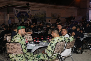 ضیافت شام شب عید سربازان زندان ارومیه 