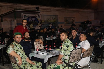 ضیافت شام شب عید سربازان زندان ارومیه 