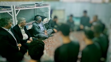 نشست صمیمانه مدیرکل زندان‌های قزوین با مددجویان کانون اصلاح و تربیت در شب عید قربان