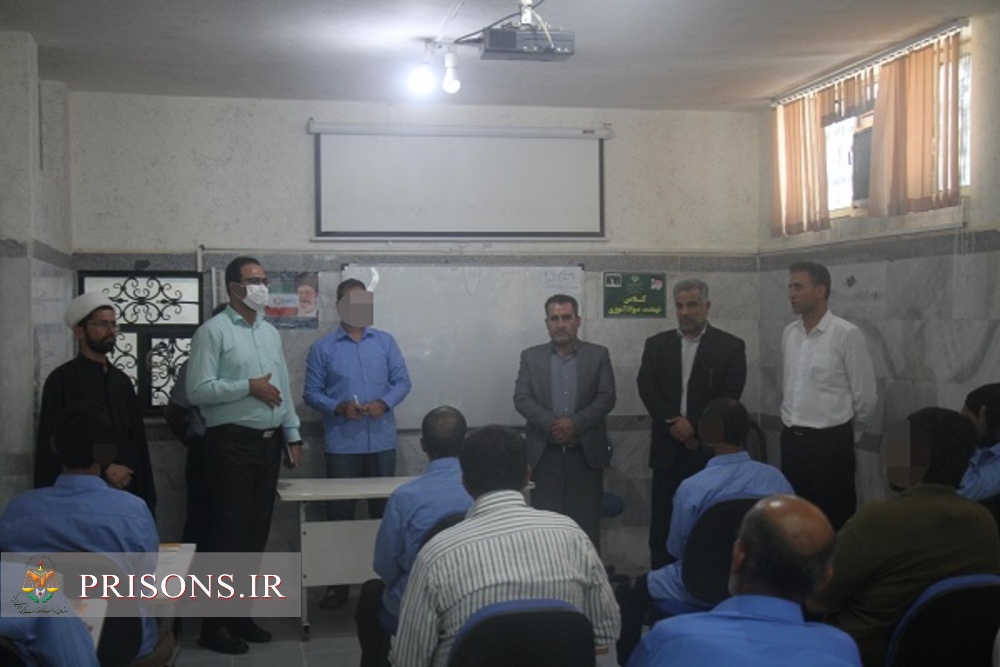 بازدید فرماندار بوشهر از کلاس دوره های مختلف نهضت سوادآموزی زندان مرکزی