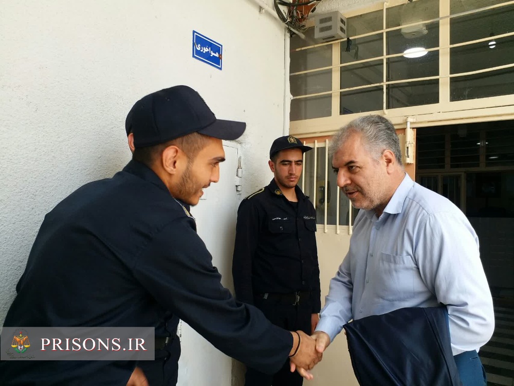 بازدید صبح روز جمعه فتحی مدیرکل زندانها از بازداشتگاه سردشت