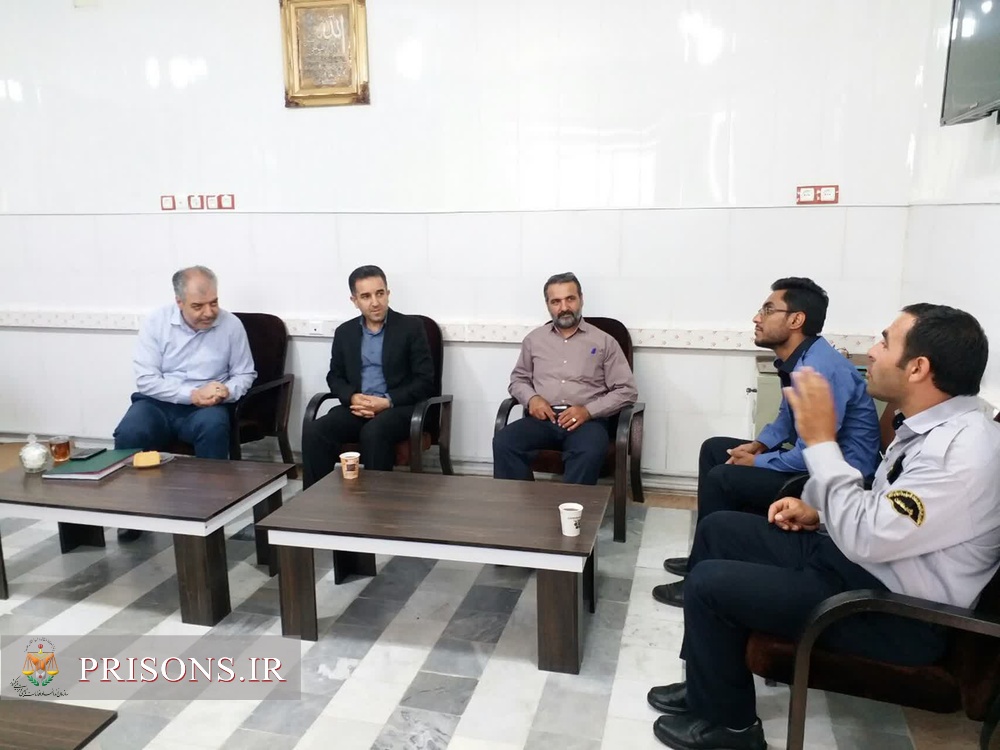 بازدیدر وز  جمعه فتحی مدیرکل زندانها از بازداشتگاه اسردشت