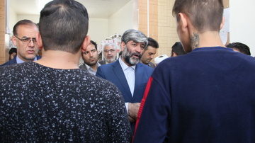 بازدید عید غدیر خم رئیس کل دادگستری استان آذربایجان غربی از اندرزگاه جوانان زندان ارومیه 