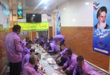 توزیع غذای نذری به‌مناسبت عید غدیر برای زندانیان زندان دشتی 