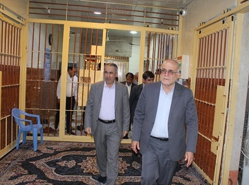 بازدید دبیر کمیسیون برنامه وبودجه مجلس شورای اسلامی از زندان دشتی