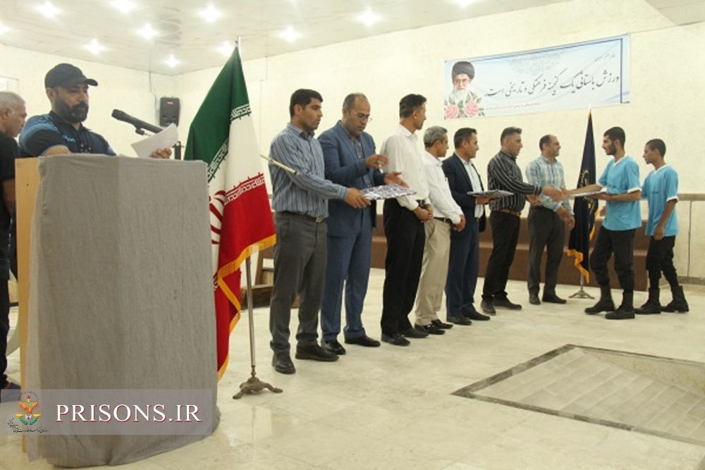 تجلیل از پرسنل وظیفه برگزیده دومین دوره المپیاد ورزشی سربازان وظیفه زندانهای استان بوشهر 