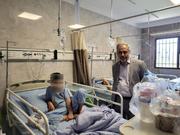 عیادت مدیرکل زندان‌های استان قزوین از فرزند بیمار زندانی در بیمارستان رازی
