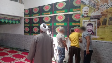 رخت عزای حسینی(ع) بر دیوارهای مراکز اصلاحی و تربیتی استان کرمان