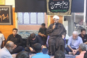 برگزاری مراسم سوگواری سالار شهیدان امام حسین(ع) در زندان دشتی