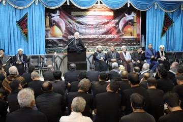 حضور رئیس کل دادگستری آذربایجان شرقی در عزاداری زندانیان تبریز
