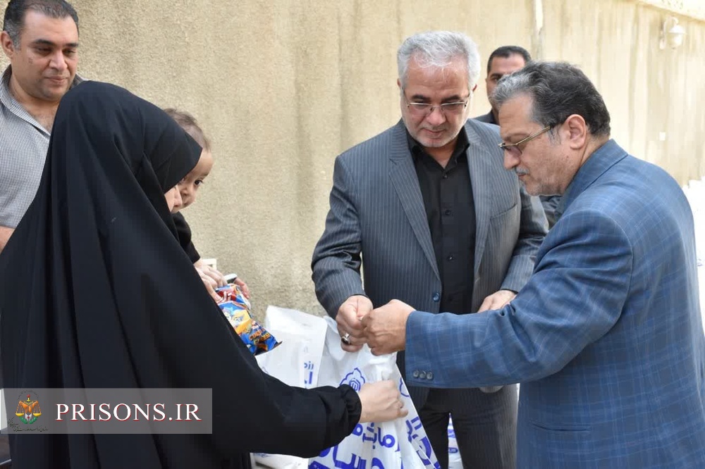 توزیع ۱۰۰۰ بسته معیشتی بین خانواده زندانیان نیازمند مشهدی