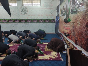 زندانیان سوگوار اباعبدالله(ع) در زندان‌های گیلان نماز ظهر عاشورا را اقامه کردند