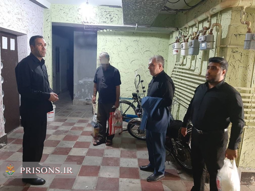 سرکشی مدیرکل زندان‌های آذربایجان‌غربی از خانواده زندانیان‌ نیازمند در روز عاشورا