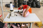 دوخت 5000 دست لباس مدرسه در کارگاه خیاطی زندان همدان