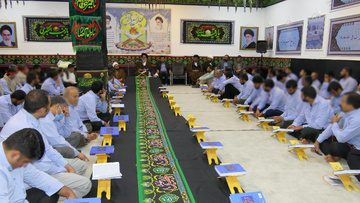 محفل انس با قرآن با حضور نماینده ولی فقیه در زندان مرکزی یاسوج برگزار شد