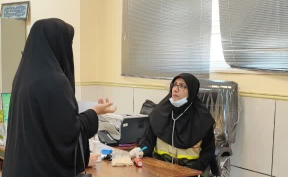 معاینه و خدمات درمانی رایگان به ۳۰۰ خانواده زندانی در شیراز ارائه شد
