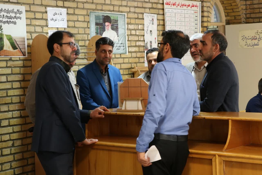 مدیرکل نهاد کتابخانه‌های اصفهان از زندان مرکزی استان بازدید کرد