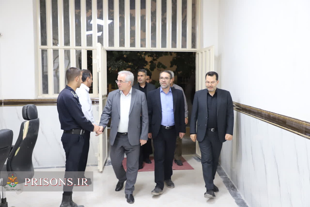 بازدید مدیر کل فرهنگی و تربیتی سازمان زندان‌ها از زندان مرکزی مشهد