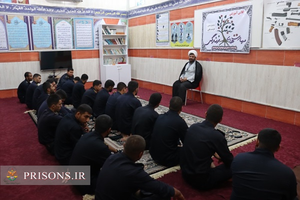 کارگاه آموزشی «مهارت‌های اساسی زندگی» ویژه سربازان زندان دشتستان دایر شد