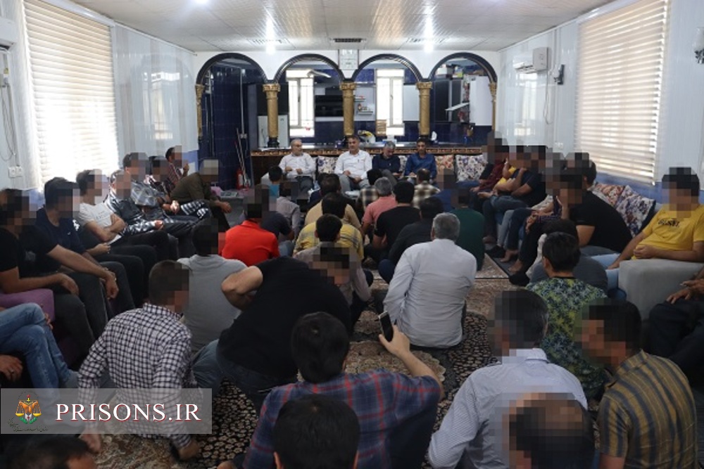 جلسه پرسش و پاسخ سرپرست اردوگاه حرفه‌آموزی بوشهر با زندانیان رای باز