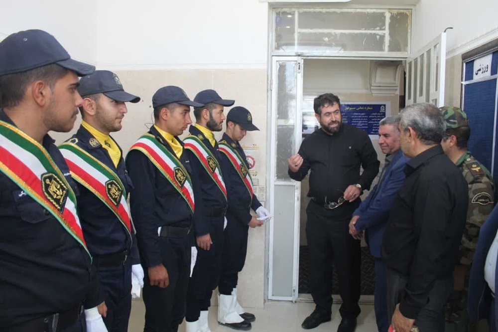 مدیرکل زندانهای فارس: زندانی اذعان میکند که زندانبان مانند خانواده اش، برای اصلاح و بازپروری وی  خدمت می کند