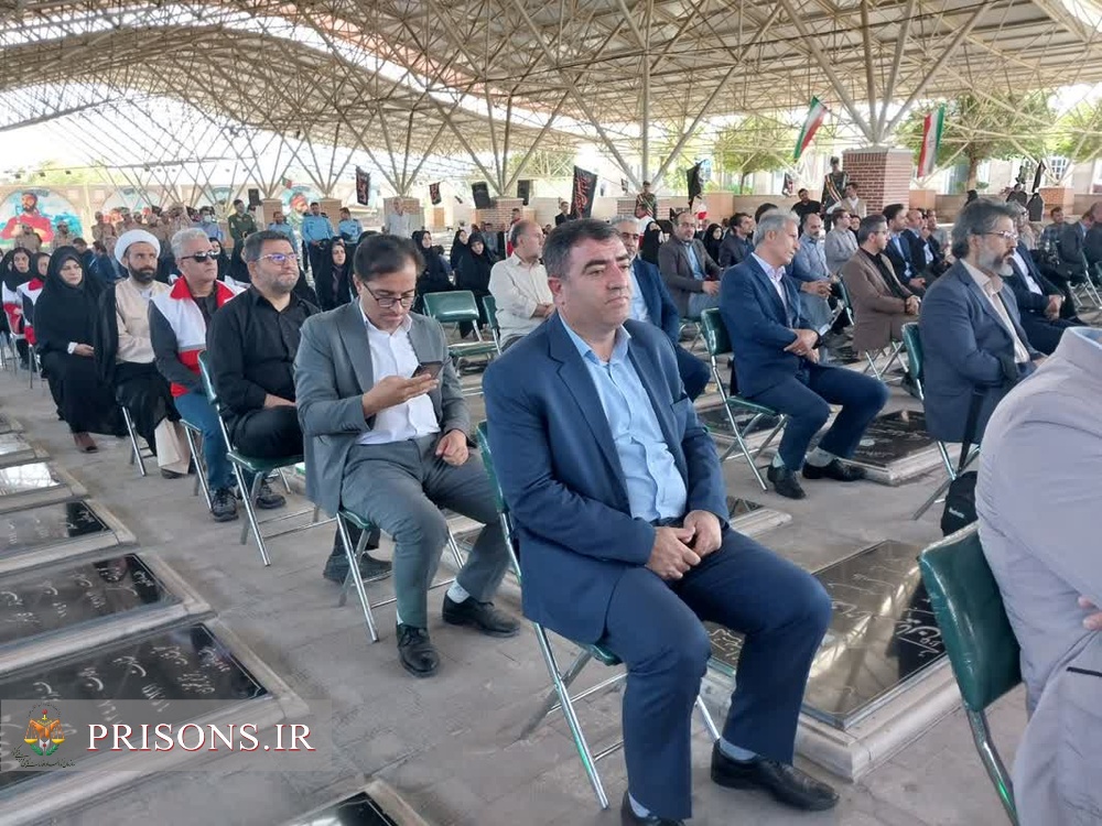 حضور کارکنان زندانهای آذربایجان شرقی در مزار شهدا 