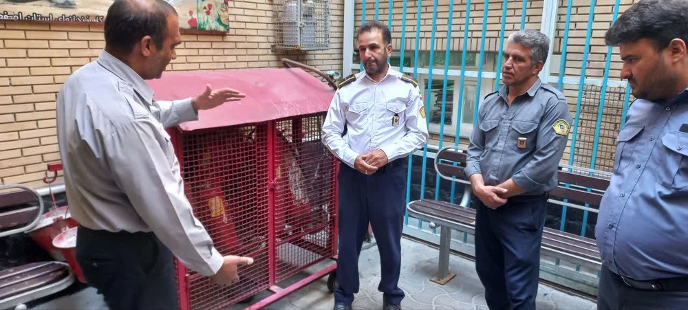 برگزاری کارگاه آموزشی اطفا حریق ویژه پرسنل کادر و وظیفه زندان شهرستان لنجان 