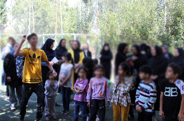 خانواده زندانیان آزاد شده به اردوی فرهنگی و تفریحی رفتند