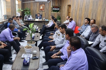 جلسه پرسش و پاسخ رئیس زندان دشتستان با کارکنان یگان حفاظت 