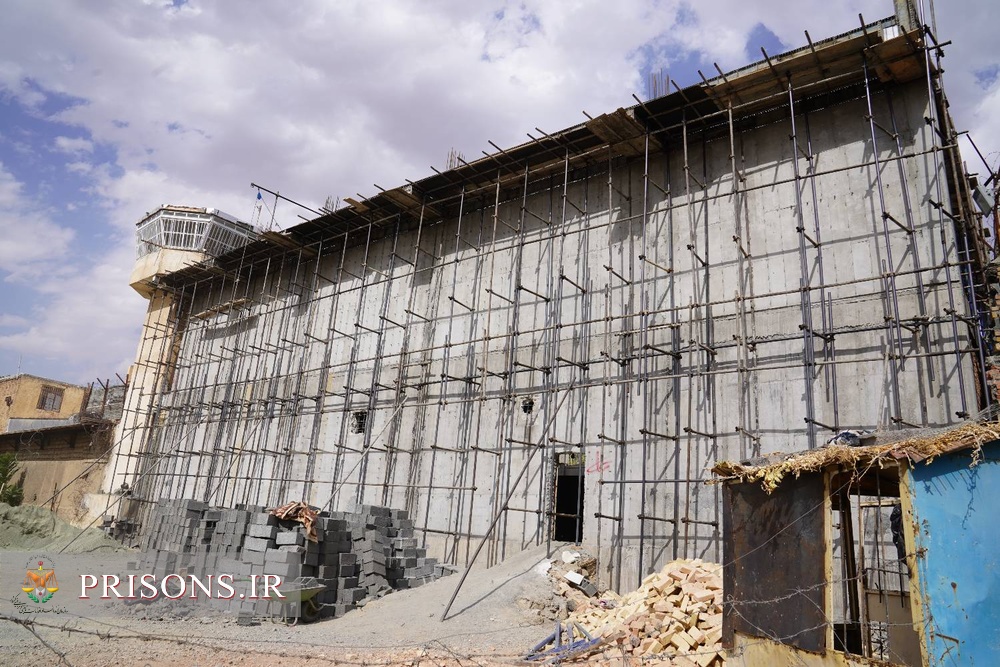 بازدید سرزده مدیرکل زندانهای استان از ساختمان در دست احداث آشپزخانه زندان مرکزی سنندج
