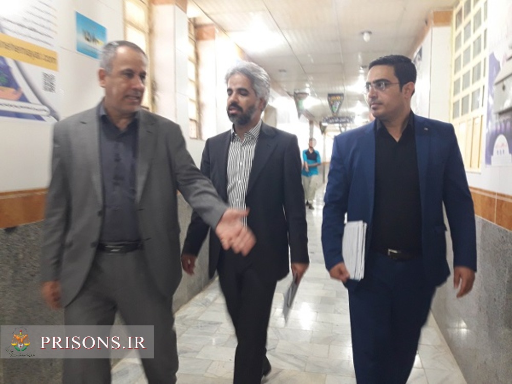 بازدید مدیرکل زندان‌ها و دادستان عمومی و انقلاب بوشهر از زندان مرکزی استان