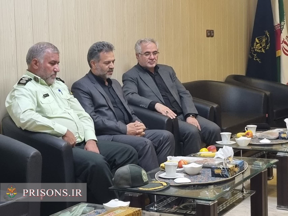 بازدید معاون توسعه مدیریت و منابع سازمان زندان‌ها از زندان مرکزی مشهد