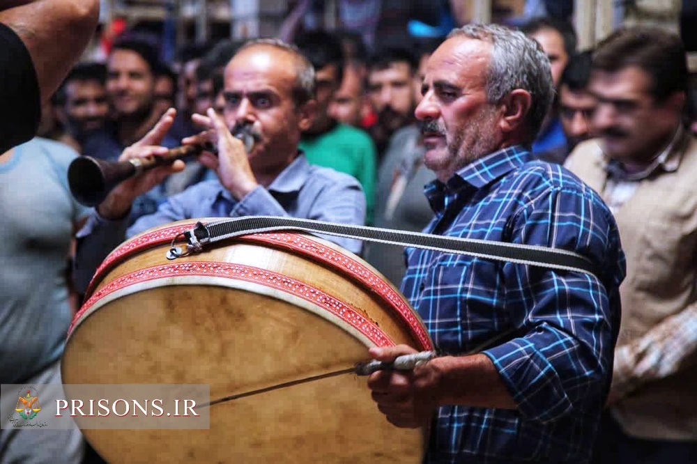 کاروان شادی به مناسبت فرا رسیدن ماه ربیع الاول در زندان مرکزی قزوین 