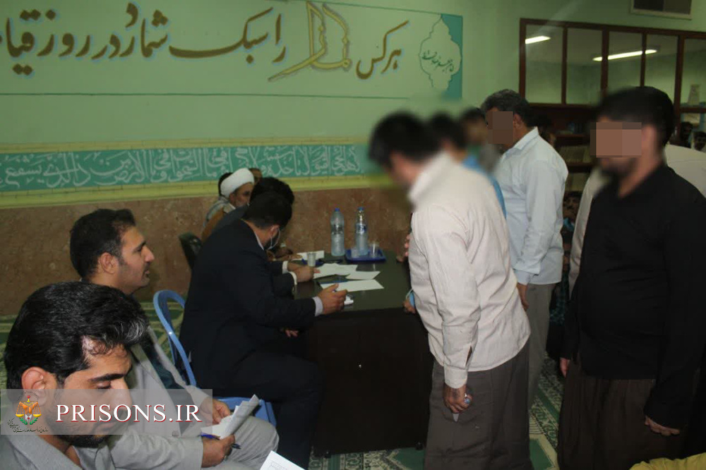 میز خدمت قضات پنج حوزه قضایی شرق استان کرمان در زندان بم