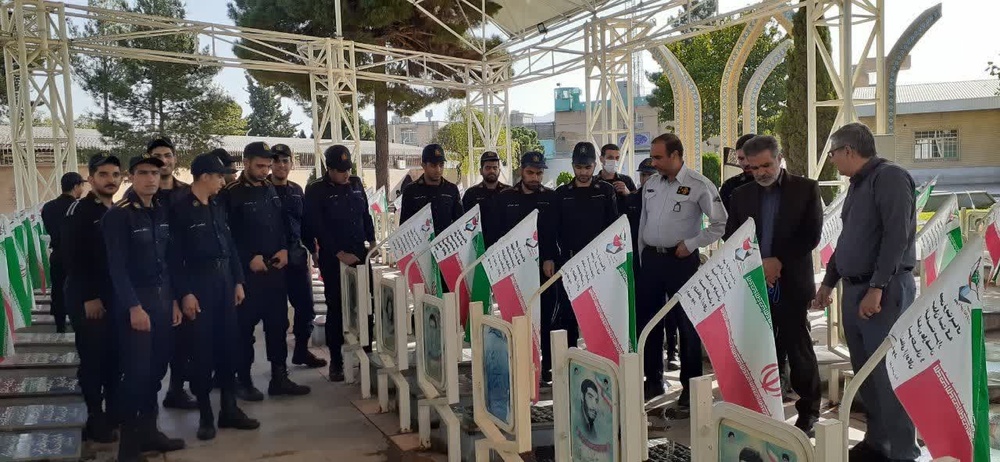 تجدید بیعت پرسنل زندان شهرستان لنجان با آرمان‌های شهدای دفاع مقدس